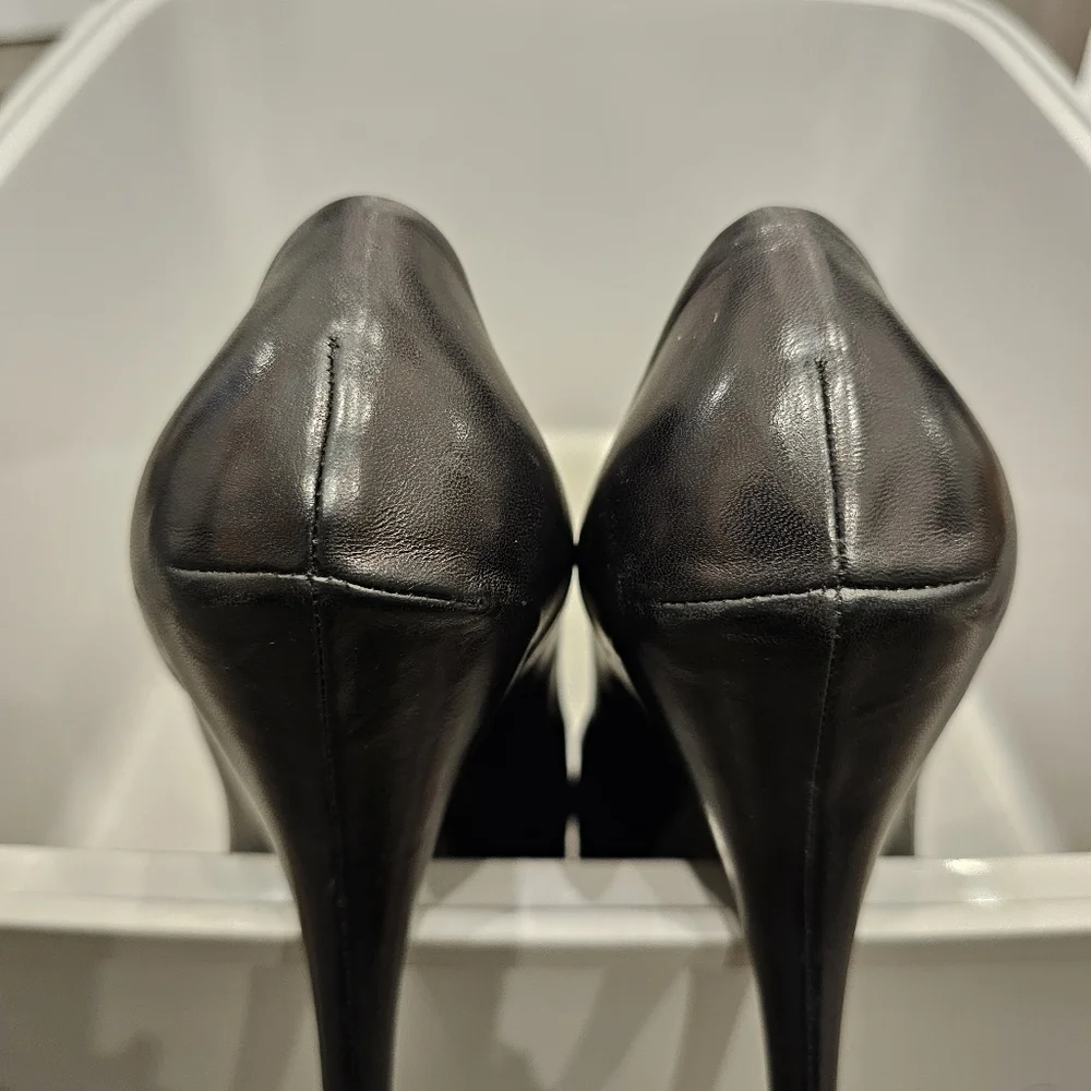 GIUSEPPE ZANOTTI Black Leather Classic Round Toe Platform Pumps (EU 36.5)